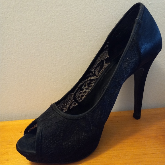 Aldo Lace Stilletho Peep Toe Womens Size 37 - Picture 9 of 10